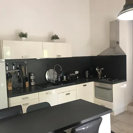 Maison Insolite Dans Un Hameau *